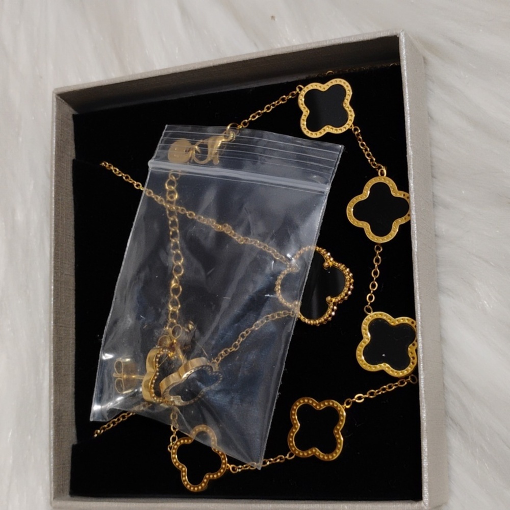 SALE!New 18kt Gold Plated Gold/Black 4 Leaf Clover Necklace Bracelet Earring Set - Picture 14 of 15